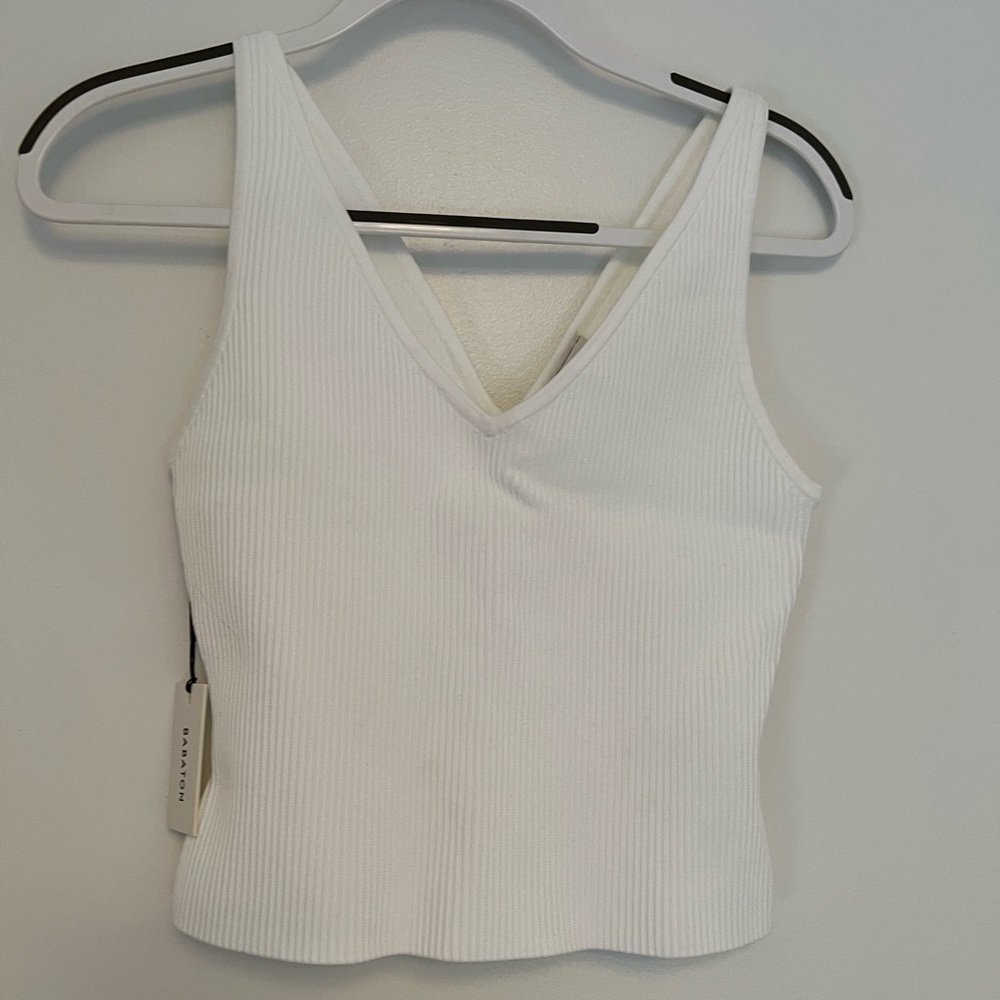 Aritzia BRAND NEW contour v neck top